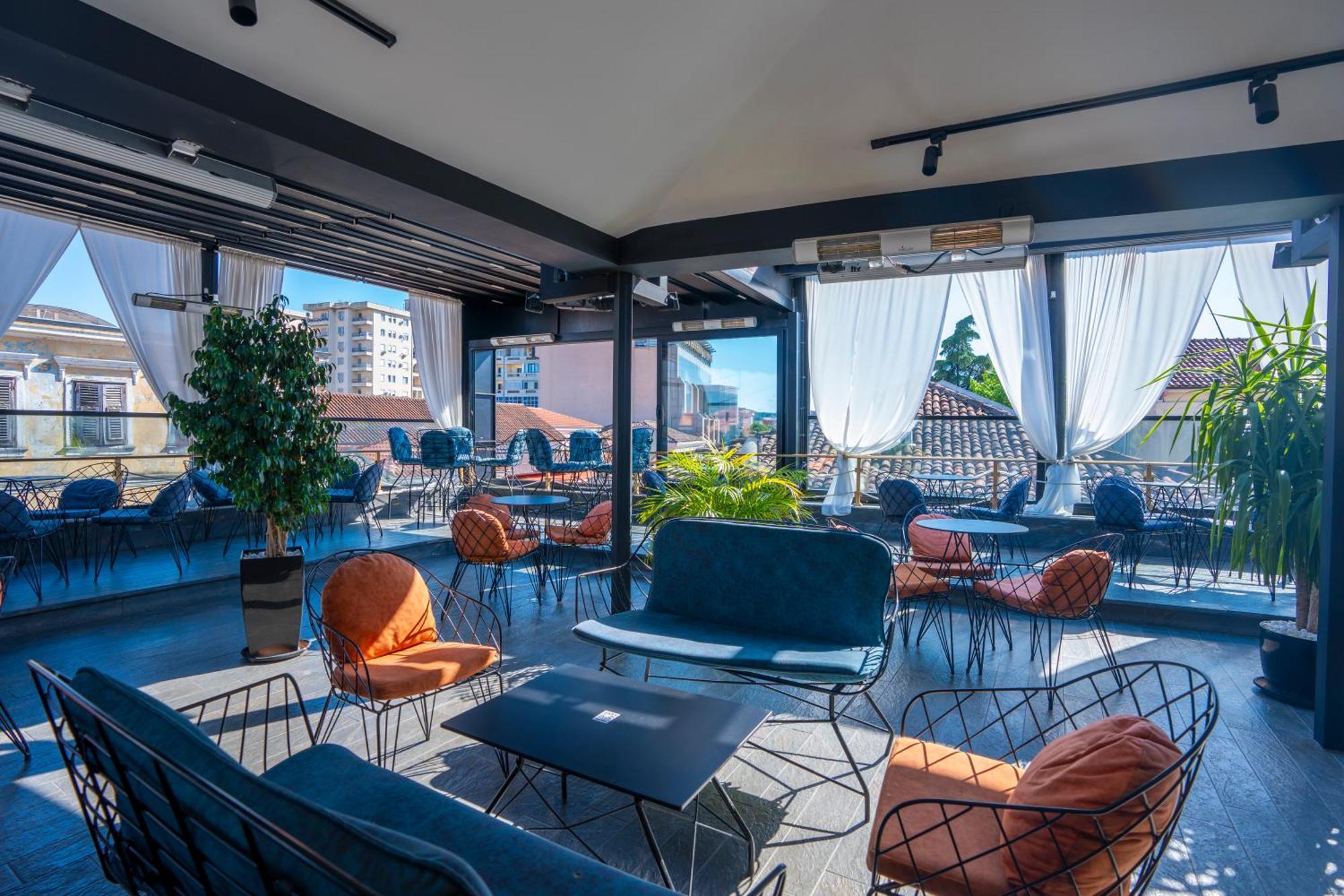 Terrace Hostel & Lounge Bar Shkodër Exteriör bild